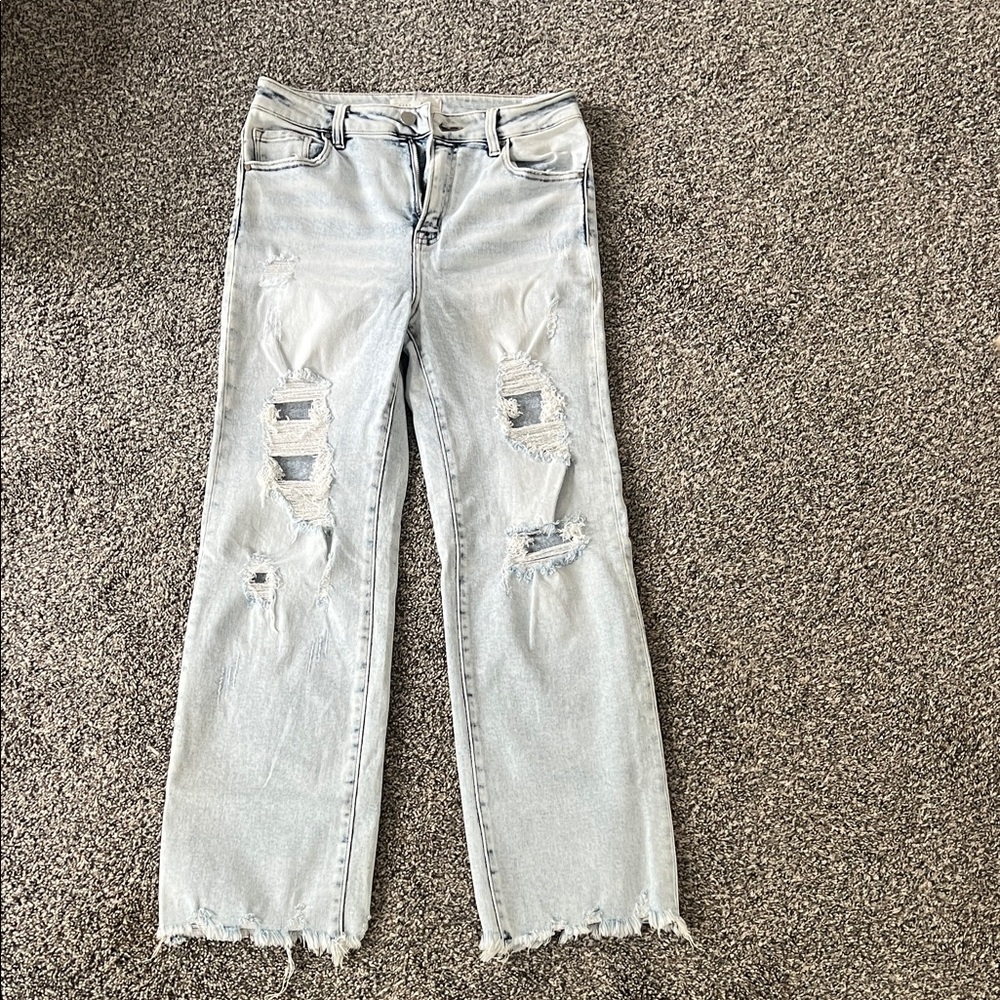 Light Wash Straight Leg Women’s Jeans with Distressed Knees